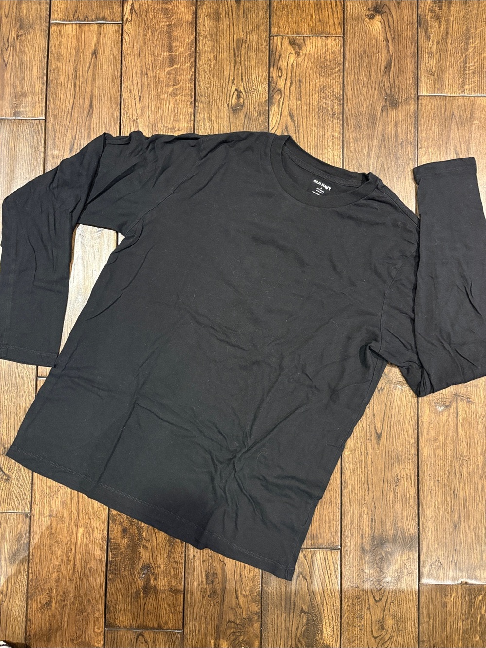 Old Navy Black Long-Sleeve Crewneck Tee
